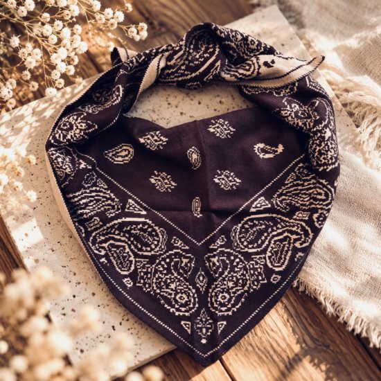 Quadratisches Paisley-Tuch braun beige Quadratisches Paisley-Tuch braun beige